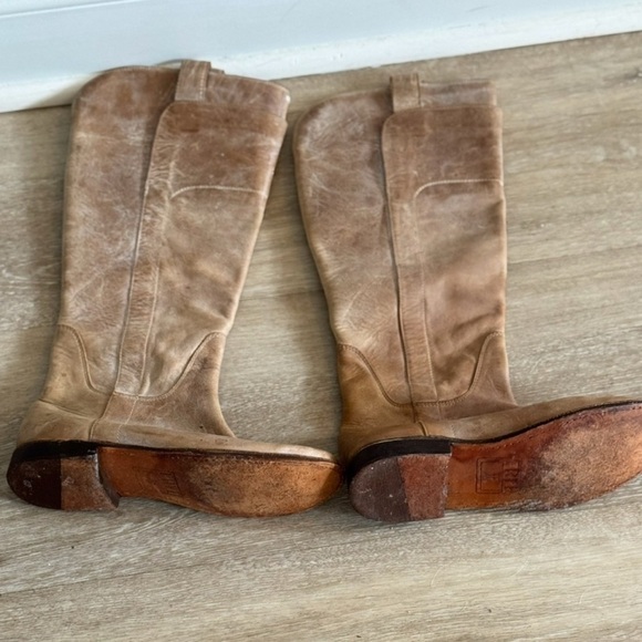 Women's Frye Paige Tall Riding Boots in a distressed tan/brown leather- Size 7 - Picture 11 of 11